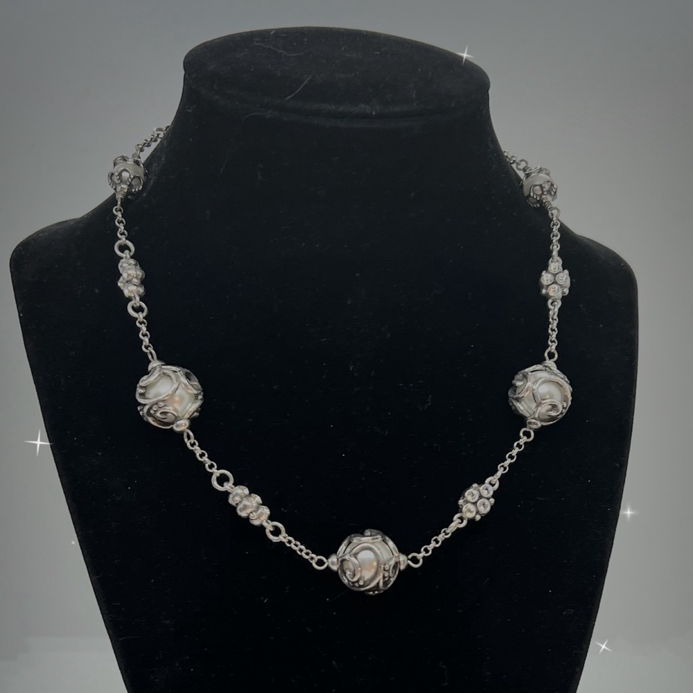 𝓑𝓻𝓲𝓰𝓱𝓽𝓸𝓷 Silvertone Station Filigree Spheres w/Crystal Beading